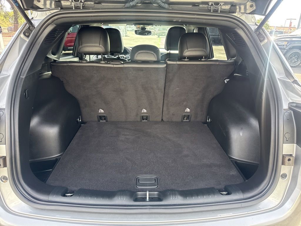 Used 2023 Jeep Compass Latitude AWD/4WD image 7