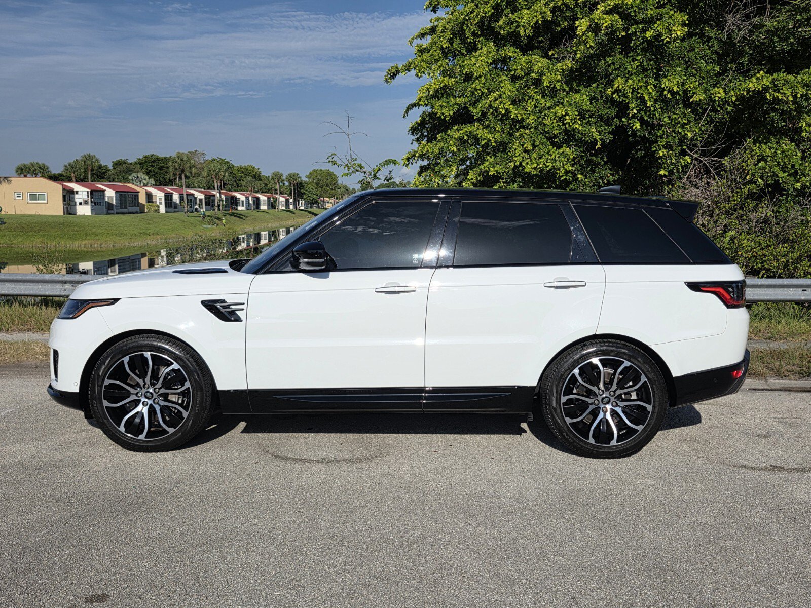Used 2021 Land Rover Range Rover Sport HSE Silver Edition AWD/4WD image 7