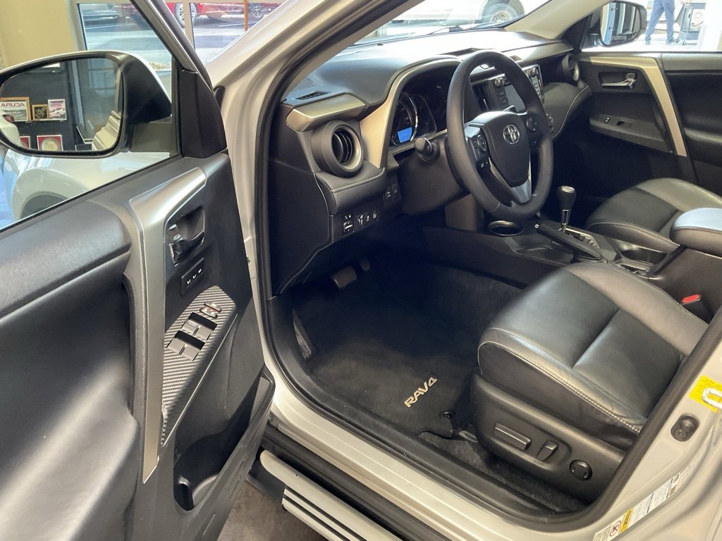 Used 2014 Toyota RAV4 Limited image 9