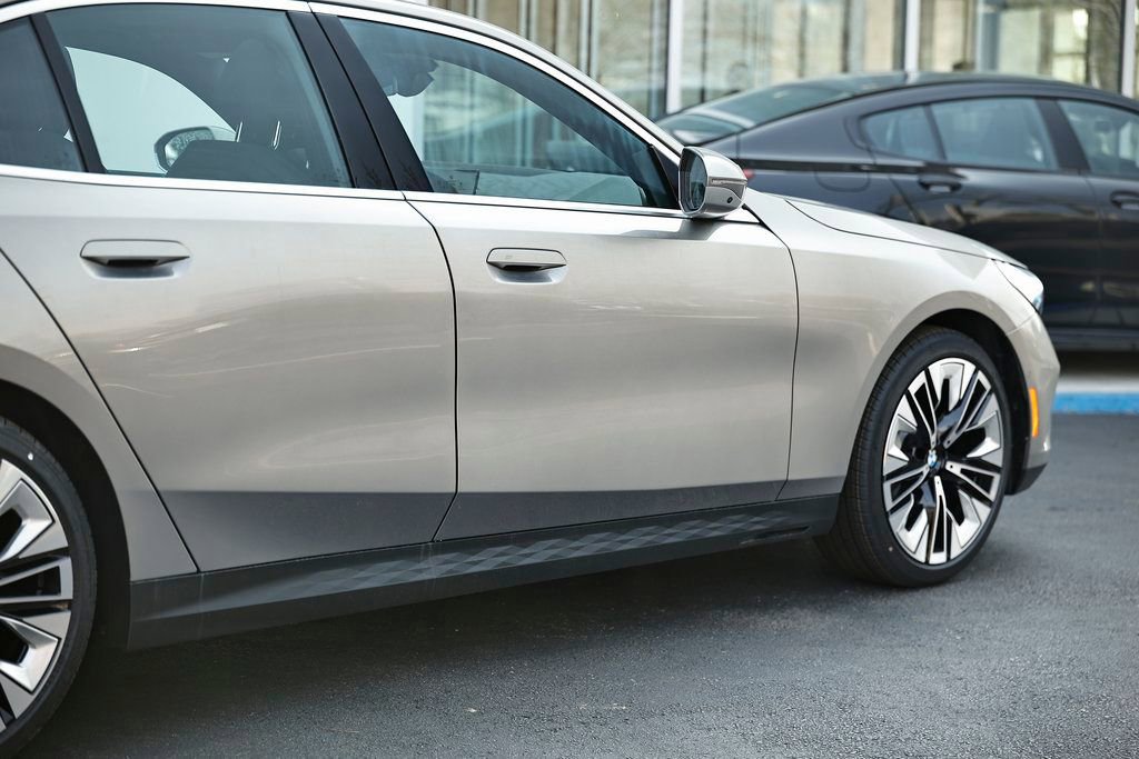 New 2026 BMW 530i w/ Premium Package image 8