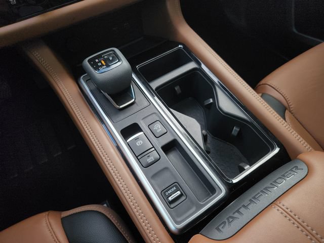 Used 2025 Nissan Pathfinder Platinum w/ Lighting Package (N93) FWD image 22