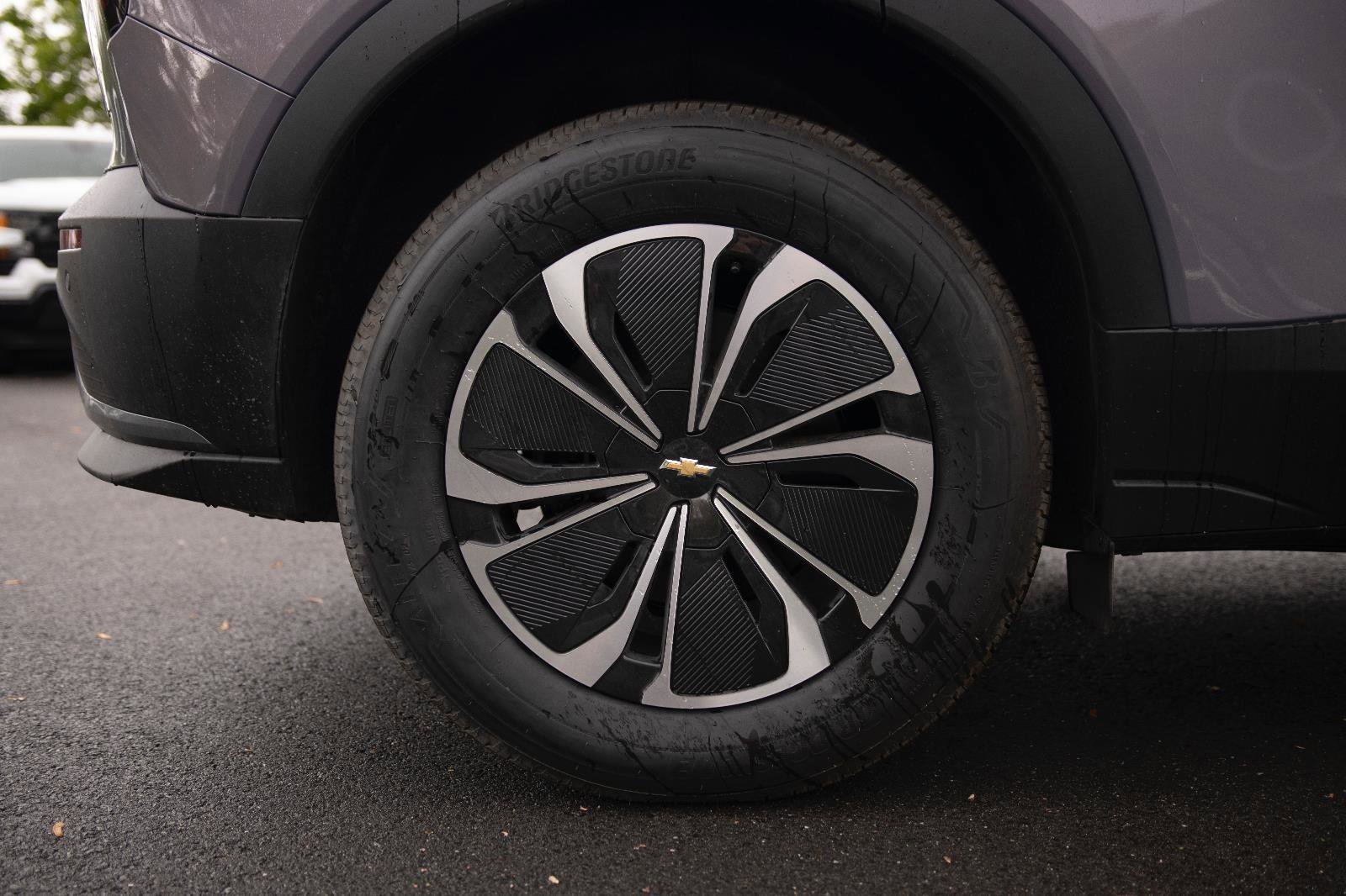 New 2025 Chevrolet Blazer EV LT image 9