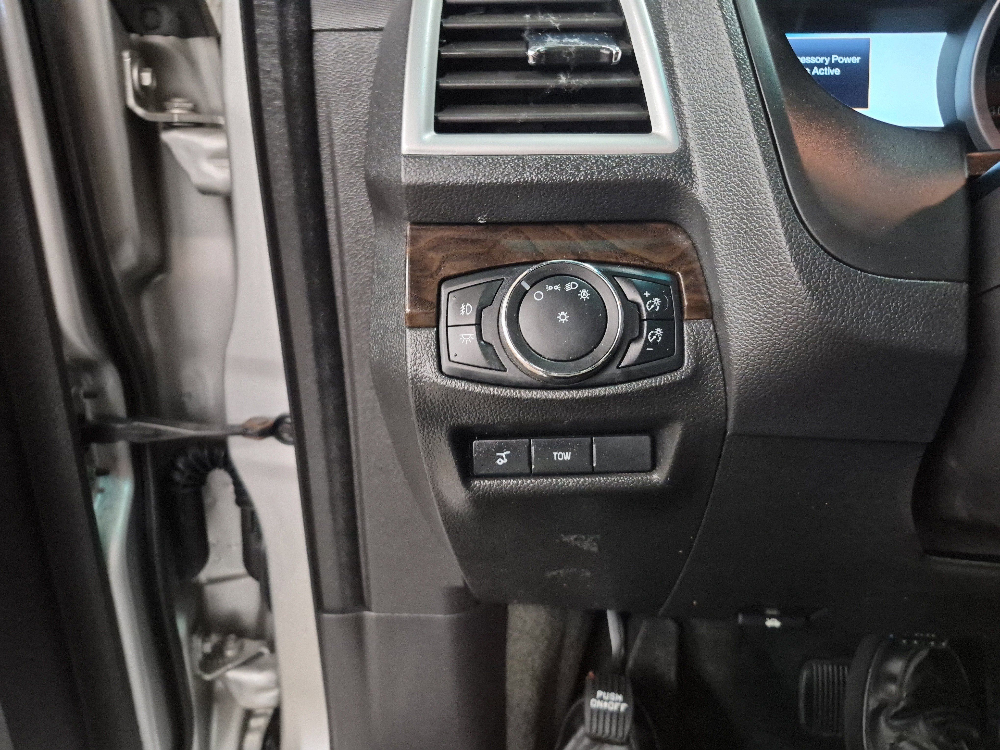 Used 2015 Ford Explorer Limited w/ Equipment Group 301A FWD image 23