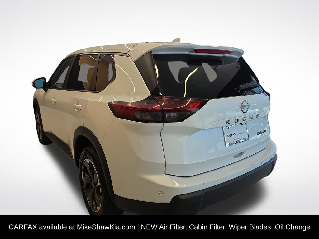 Used 2024 Nissan Rogue SV AWD/4WD image 4