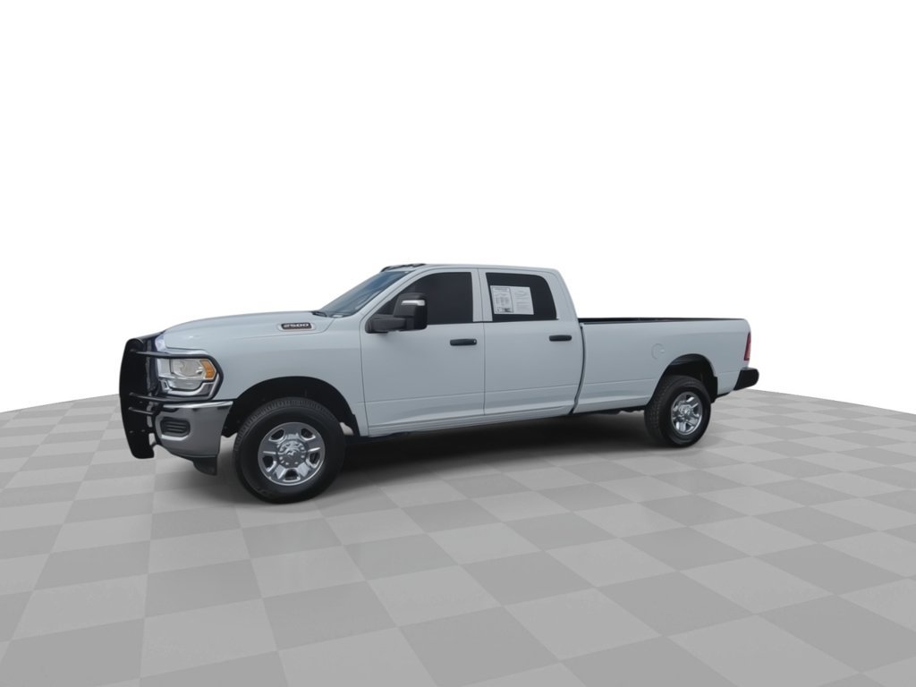 Used 2024 RAM 2500 Tradesman w/ Chrome Appearance Group AWD/4WD image 4