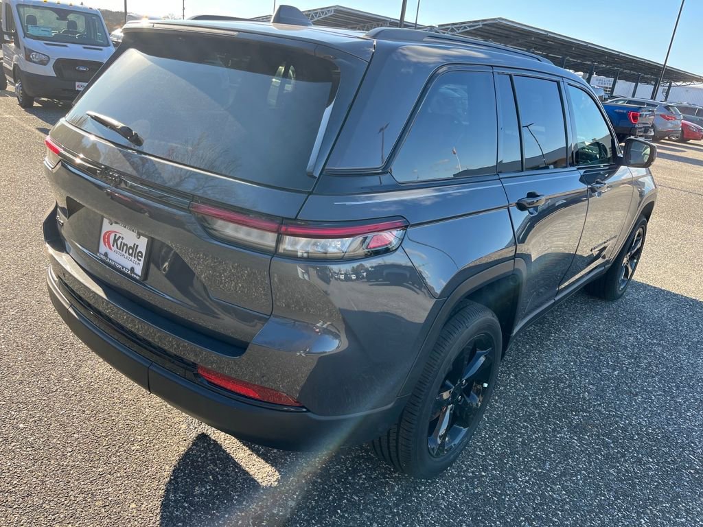 New 2025 Jeep Grand Cherokee Altitude image 26
