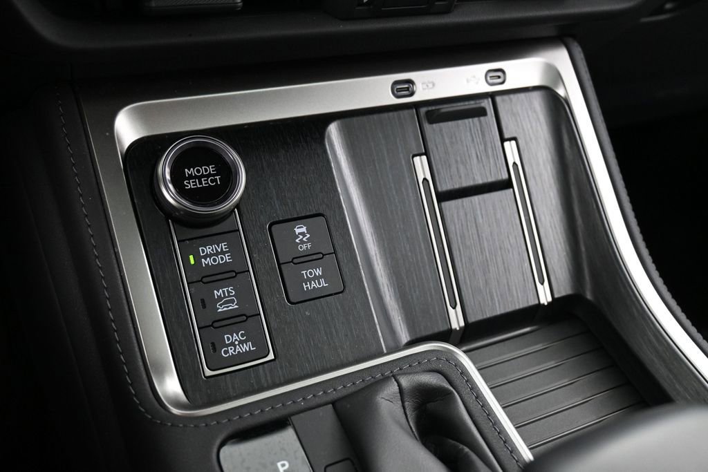 Used 2024 Lexus GX 550 AWD/4WD image 21