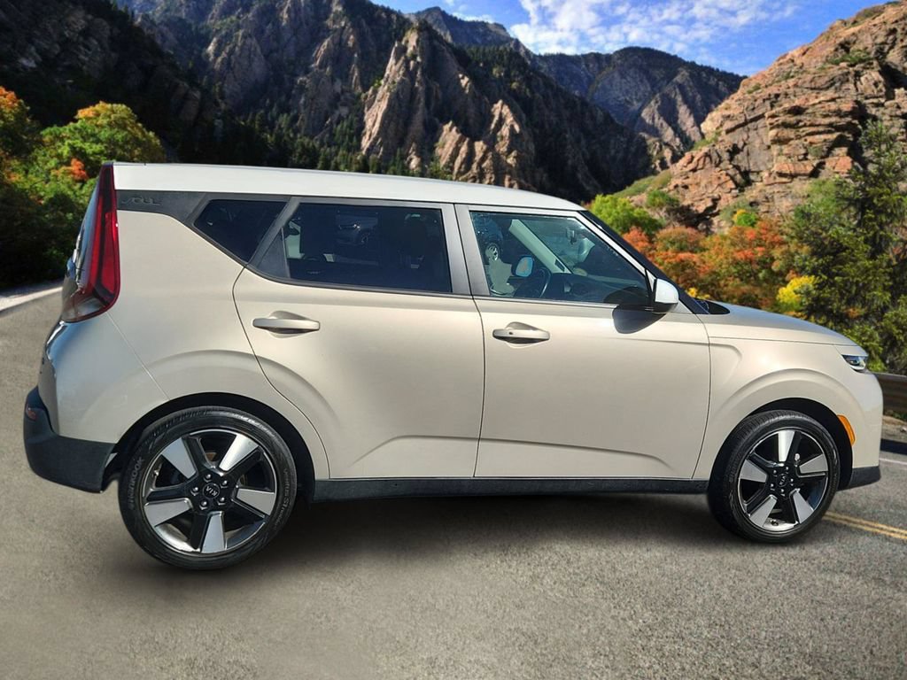 Used 2020 Kia Soul EX w/ Option Group 015 FWD image 2