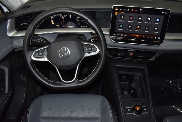 Used 2026 Volkswagen Tiguan SE AWD/4WD image 34