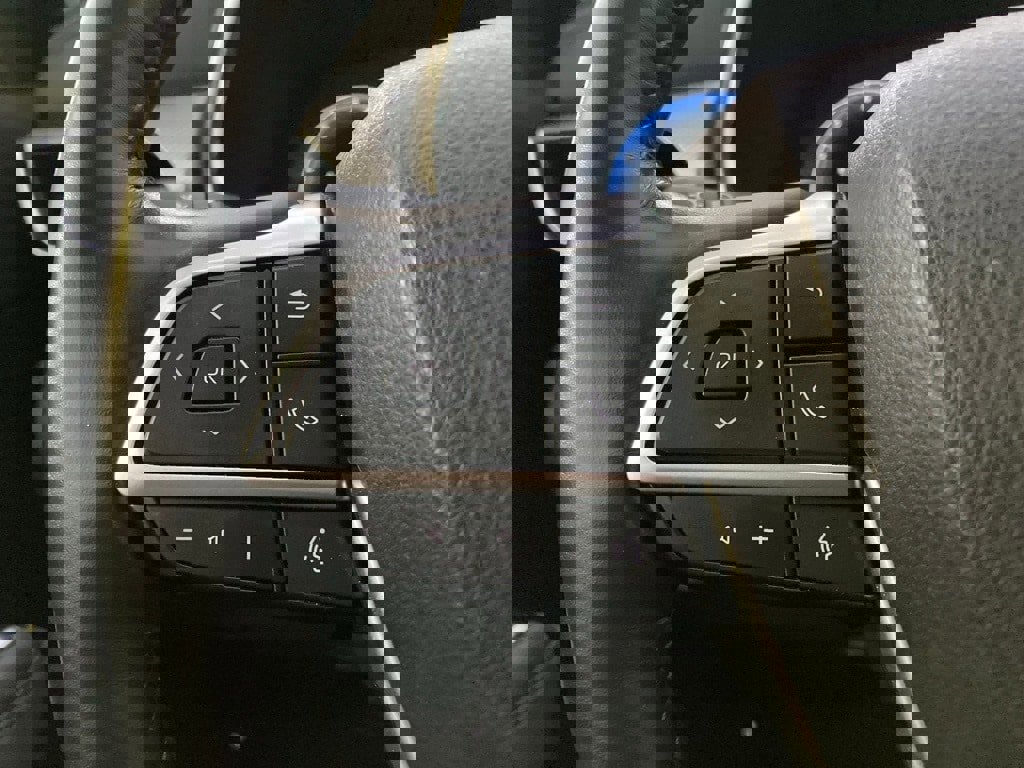 Used 2024 Toyota Highlander Platinum image 16