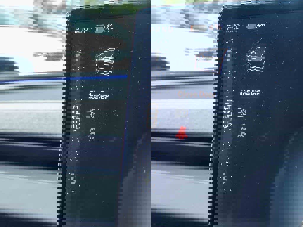 Used 2024 Tesla Model 3 Standard Range image 17