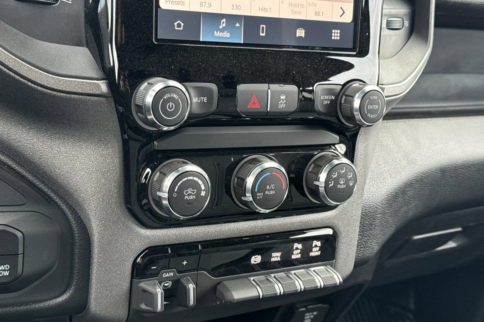 New 2026 RAM 2500 Tradesman w/ Chrome Appearance Group image 18