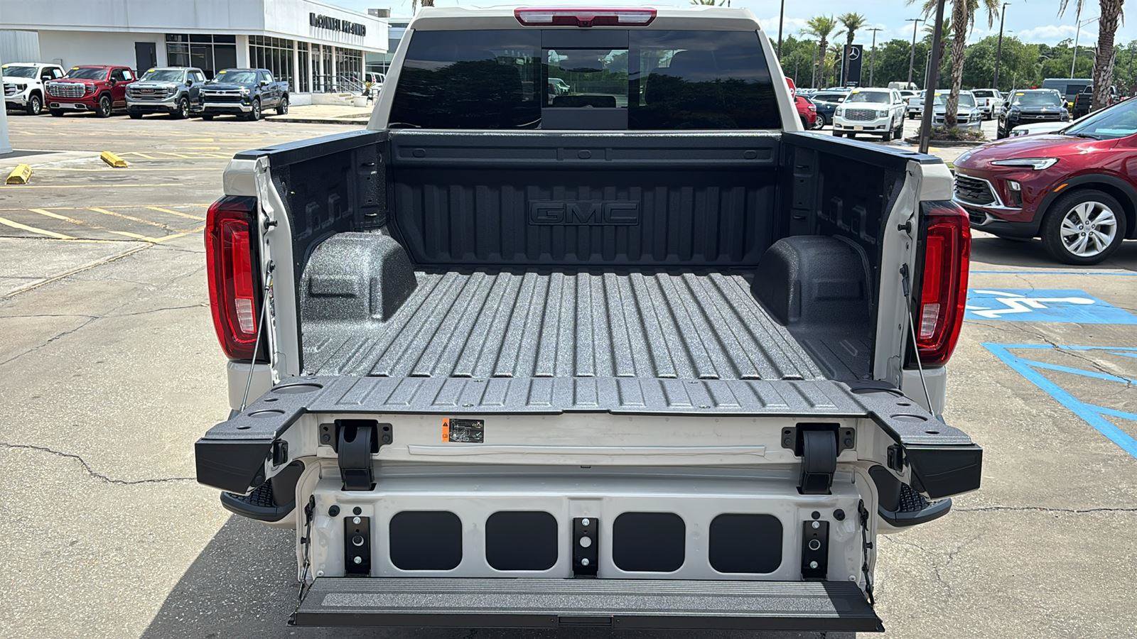New 2026 GMC Sierra 1500 Denali AWD/4WD image 7