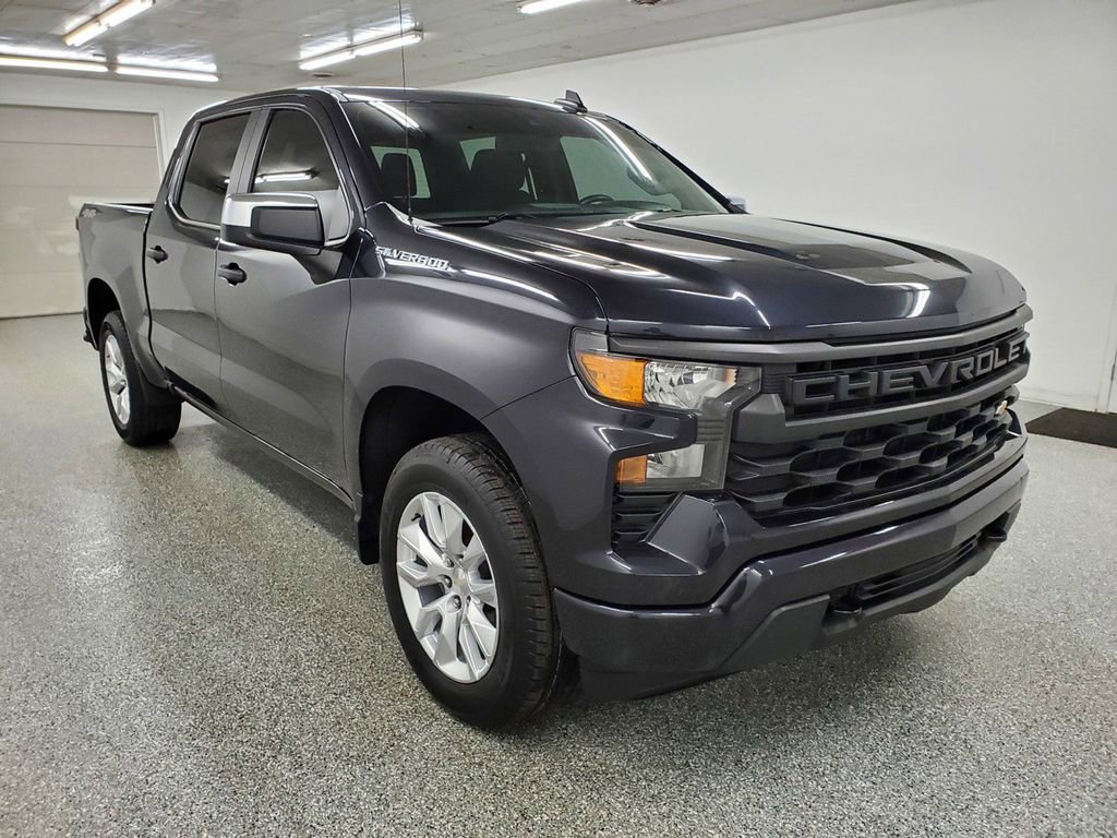 Used 2022 Chevrolet Silverado 1500 Custom image 3