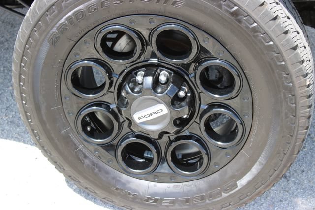 Used 2022 Ford F350 Platinum w/ Tremor Off-Road Package AWD/4WD image 33