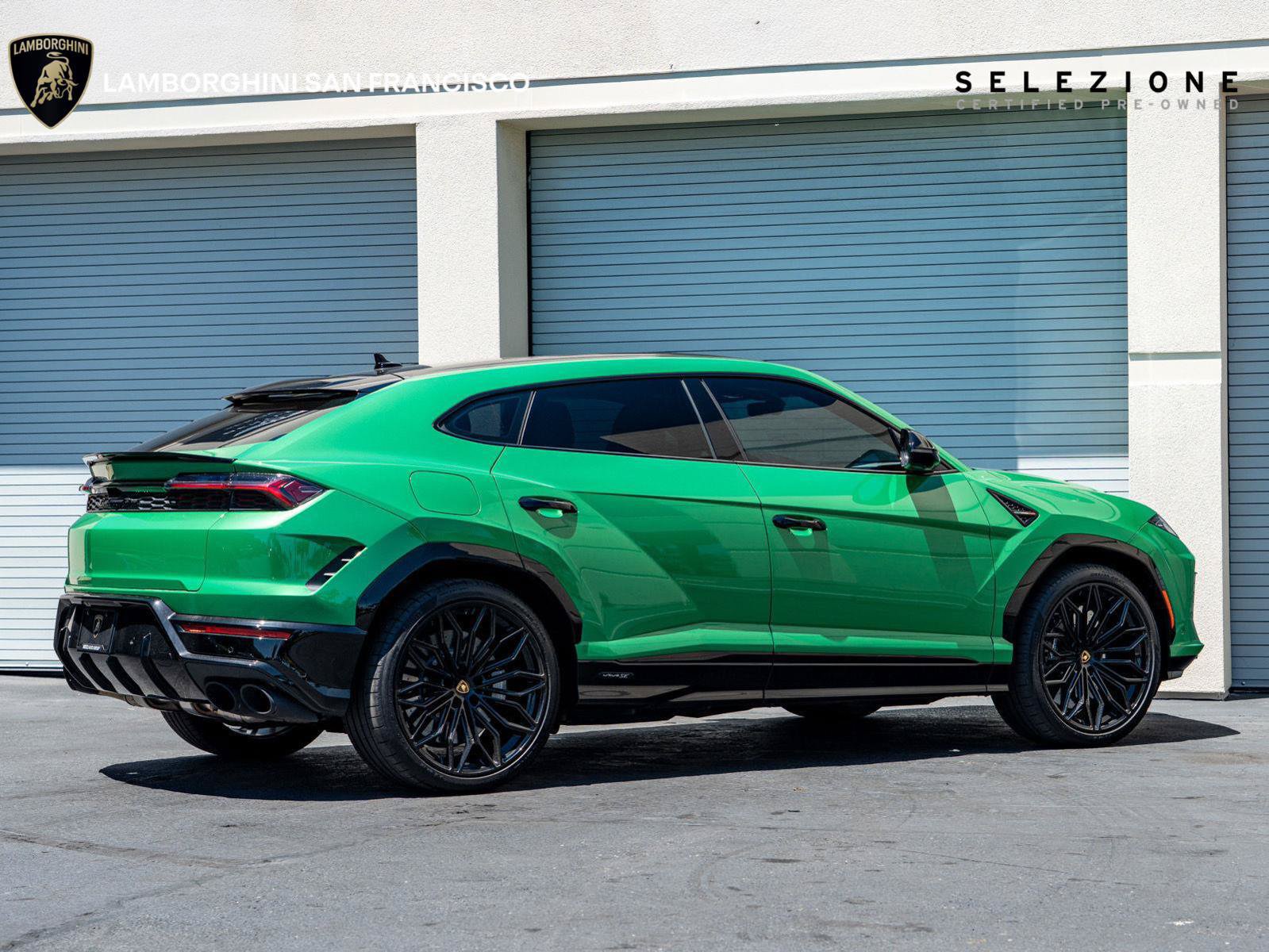 Used 2025 Lamborghini Urus SE AWD/4WD image 13