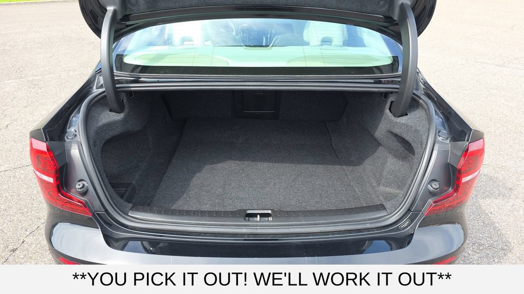 Used 2023 Volvo S60 B5 Plus FWD image 9