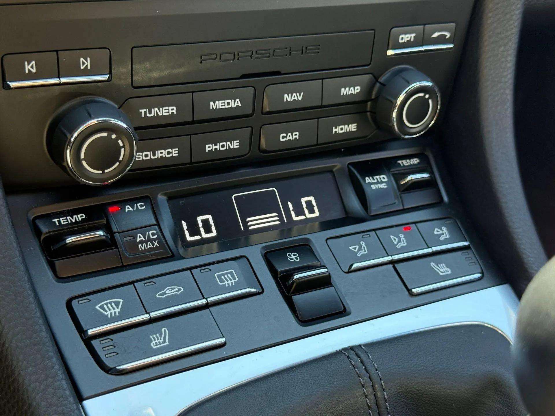 Used 2024 Porsche 718 Cayman w/ Sport Chrono Package image 43