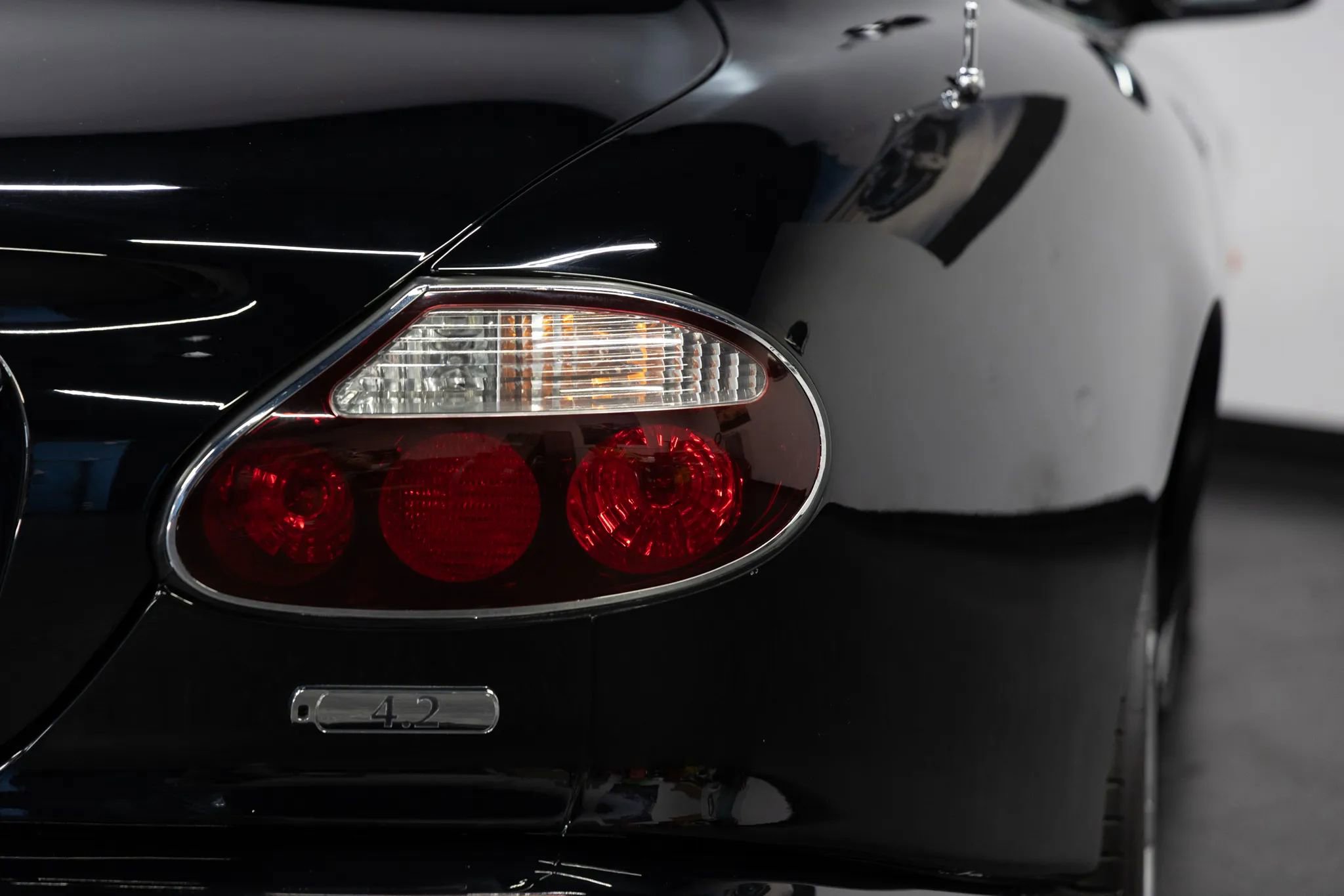 Used 2006 Jaguar XK8 Coupe image 35