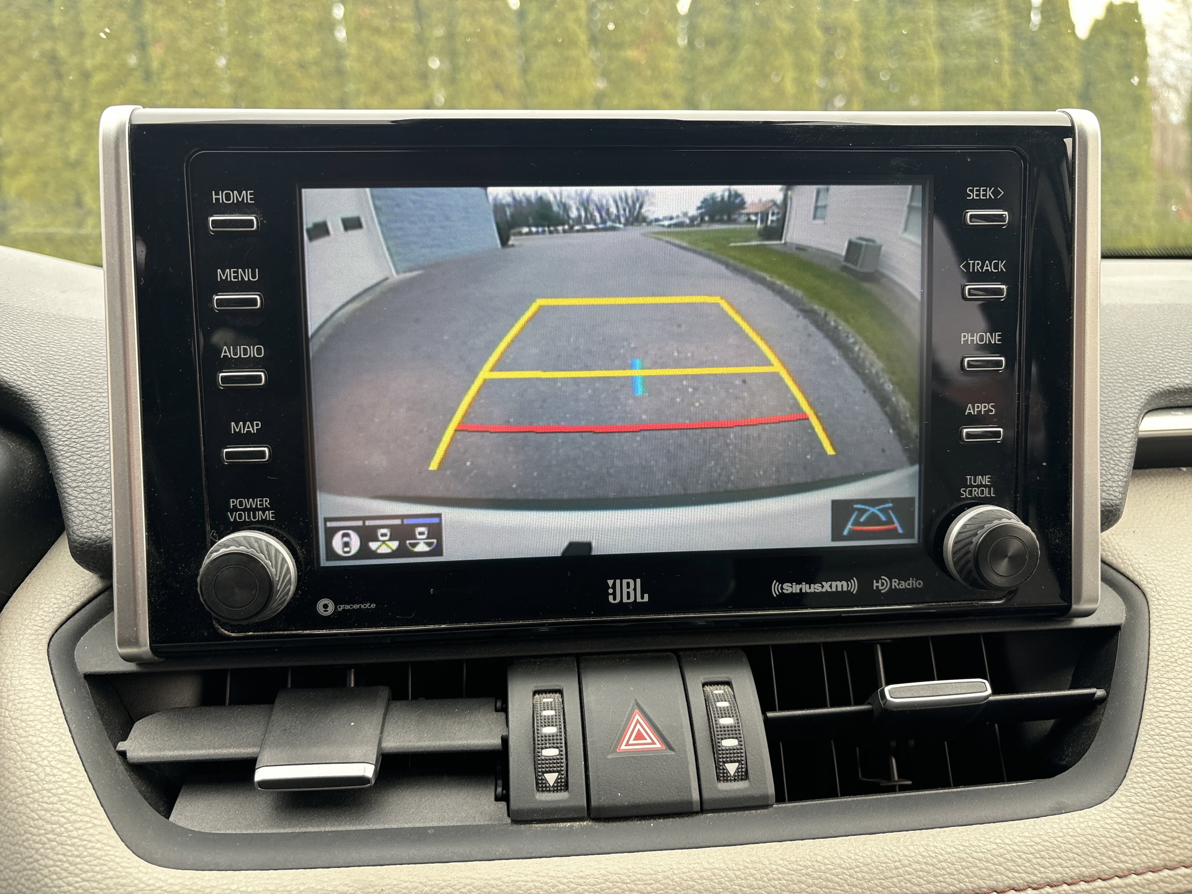 Used 2020 Toyota RAV4 Limited image 27