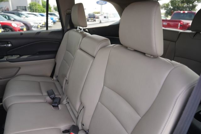 Used 2017 Honda Pilot Touring image 14