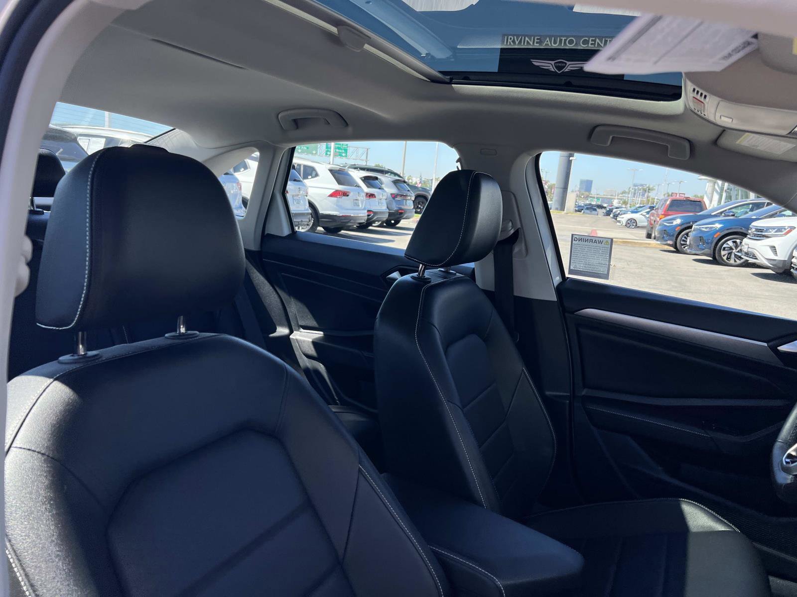 Used 2024 Volkswagen Jetta SE w/ Panoramic Sunroof Package image 29