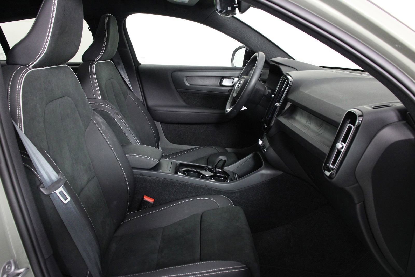 Used 2023 Volvo C40 P8 Recharge Ultimate AWD/4WD image 27