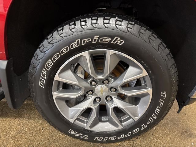 Used 2021 Chevrolet Silverado 1500 LT w/ Z71 Off-Road Package AWD/4WD image 9