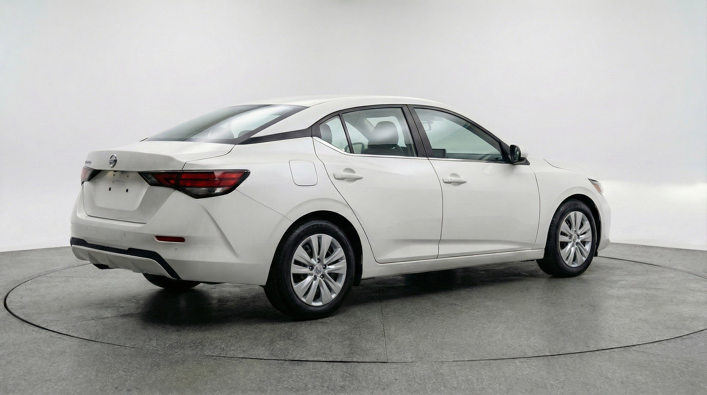 Used 2025 Nissan Sentra S image 9