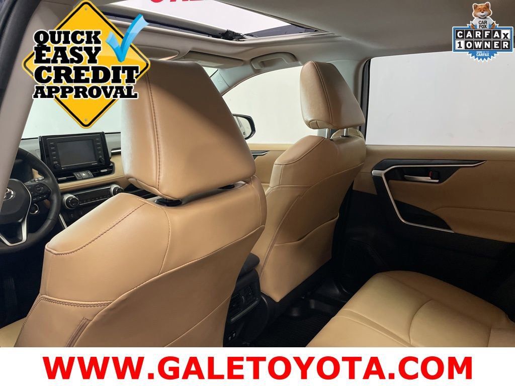 Used 2020 Toyota RAV4 XLE Premium image 17