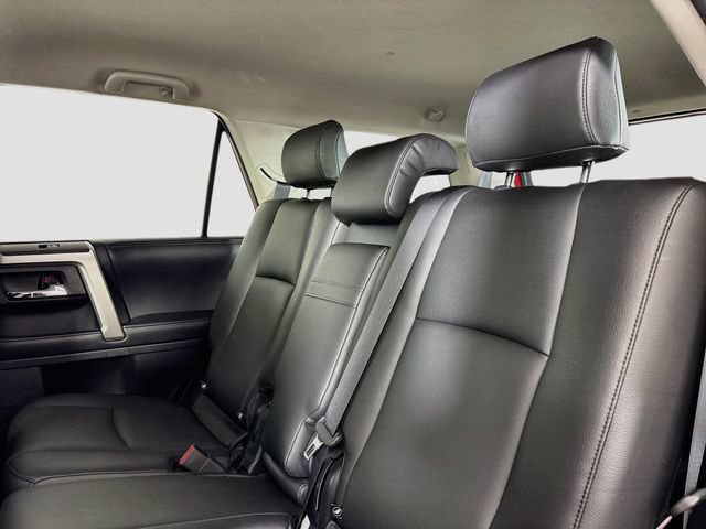 Used 2020 Toyota 4Runner SR5 AWD/4WD image 25