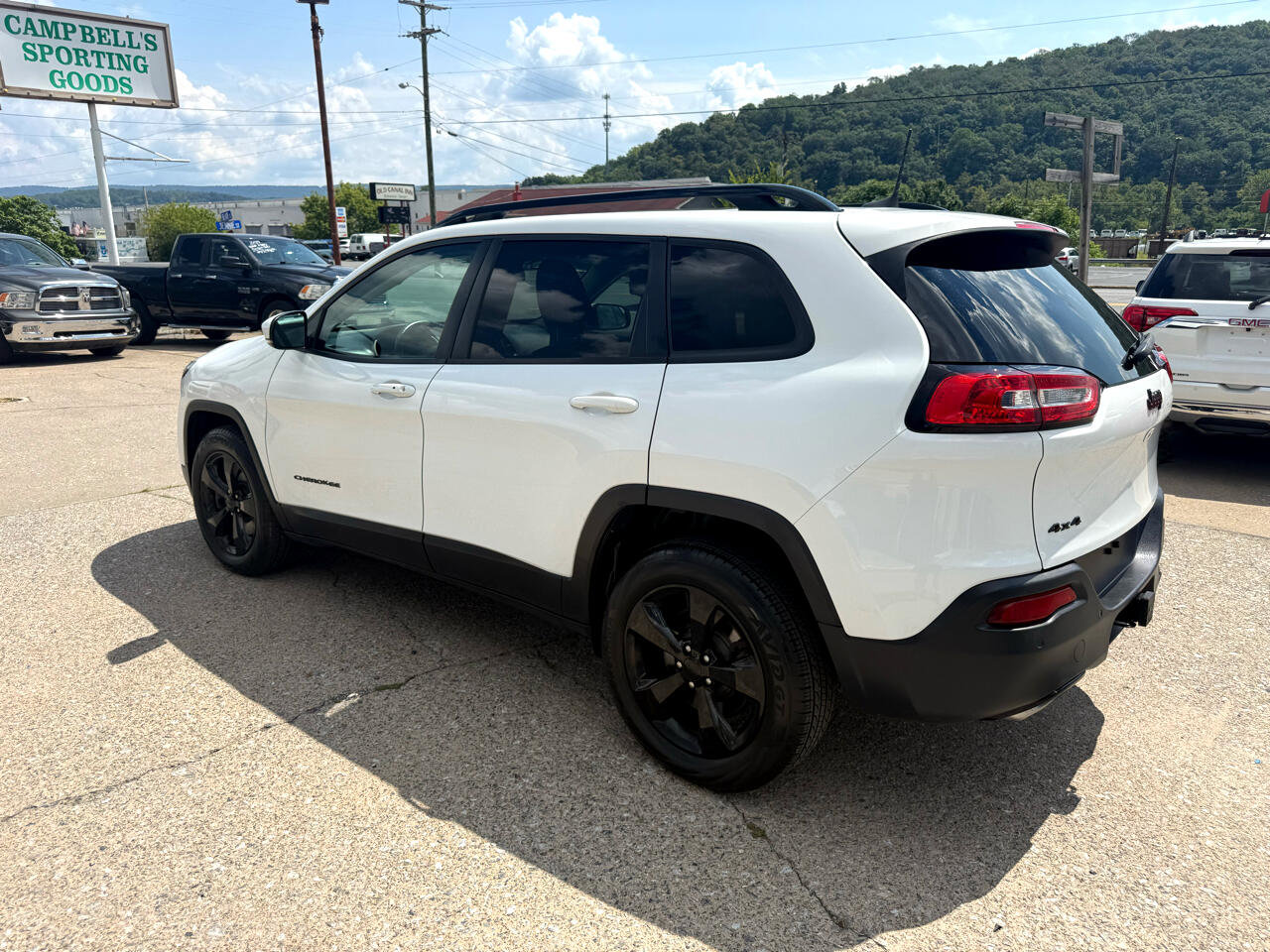 Used 2017 Jeep Cherokee High Altitude w/ Luxury Group image 6