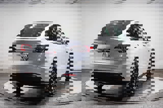 Used 2021 Tesla Model Y Long Range image 4