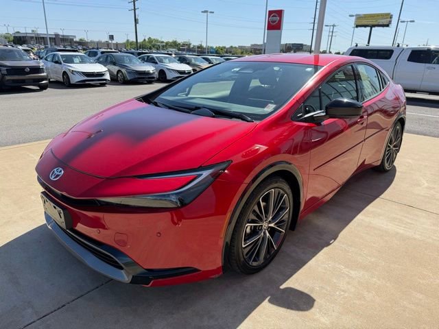 Used 2025 Toyota Prius XLE FWD image 8