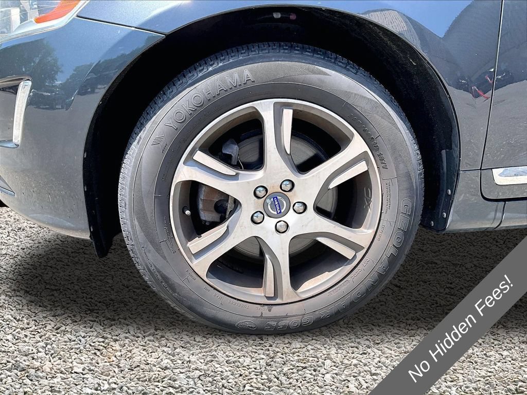 Used 2015 Volvo XC60 T6 w/ Proximity Package AWD/4WD image 9