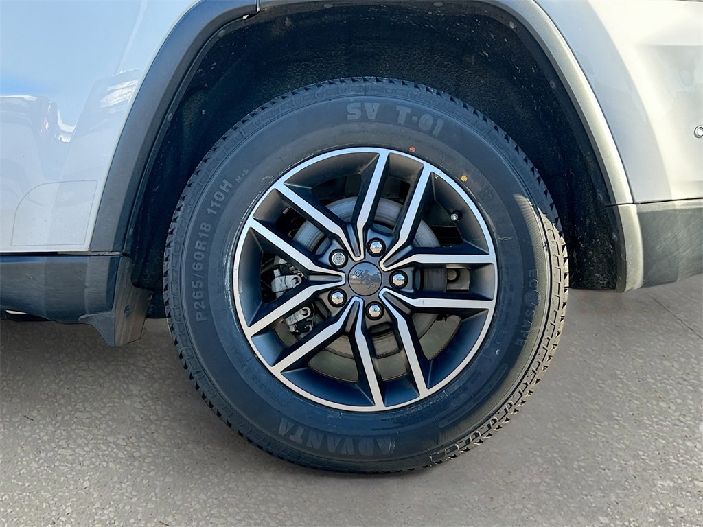 Used 2021 Jeep Grand Cherokee Limited w/ Luxury Group II image 31