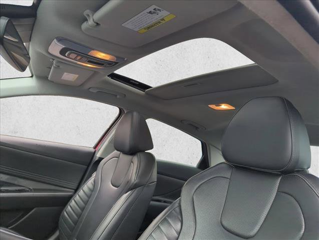 Used 2024 Hyundai Elantra Limited image 24