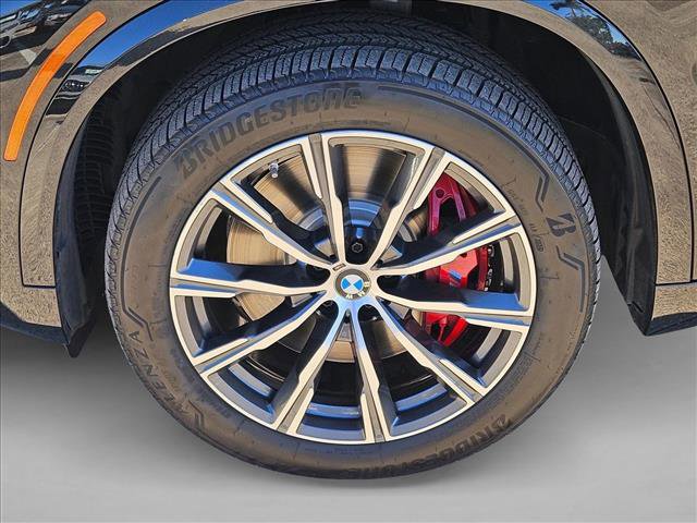 Used 2022 BMW X5 M50i image 22