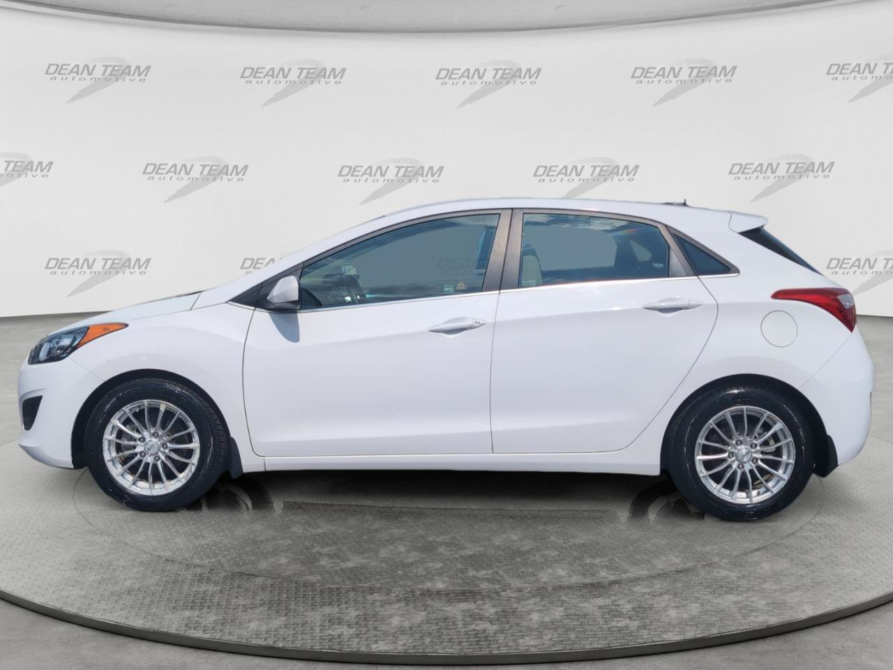 Used 2016 Hyundai Elantra GT FWD image 8