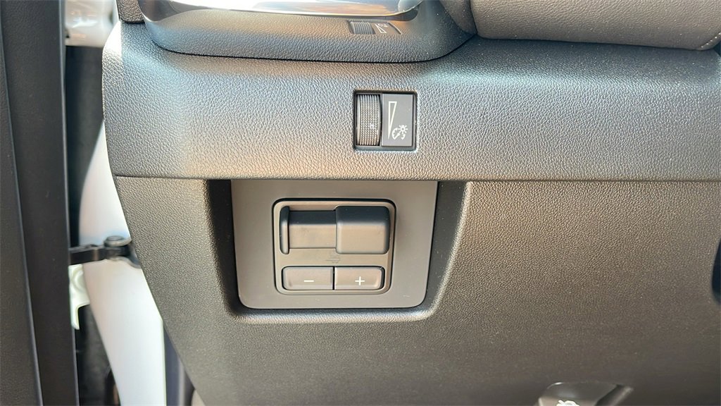 New 2025 GMC Canyon Elevation w/ Convenience Package image 25