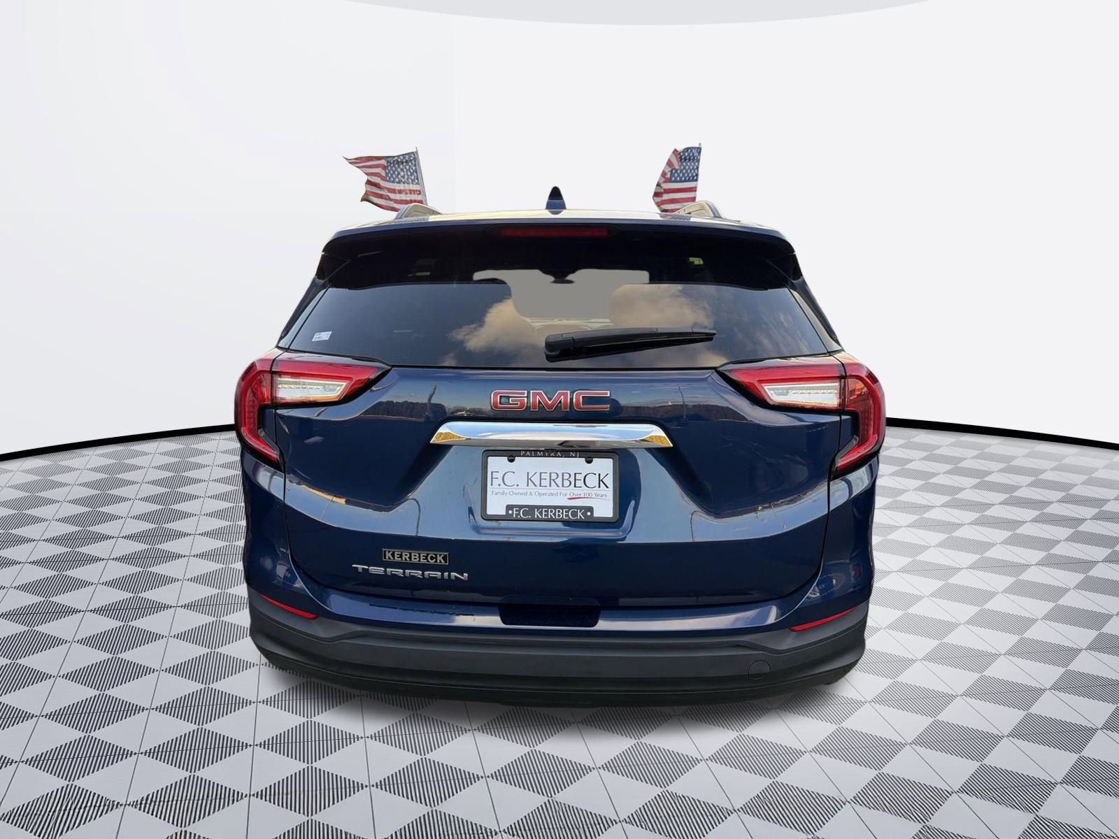 Certified 2022 GMC Terrain SLE w/ Driver Convenience Package image 5