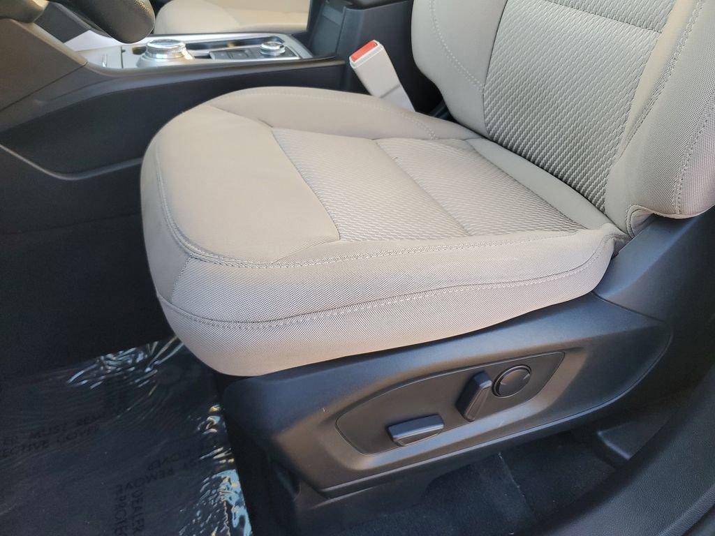 Used 2022 Ford Explorer XLT image 13