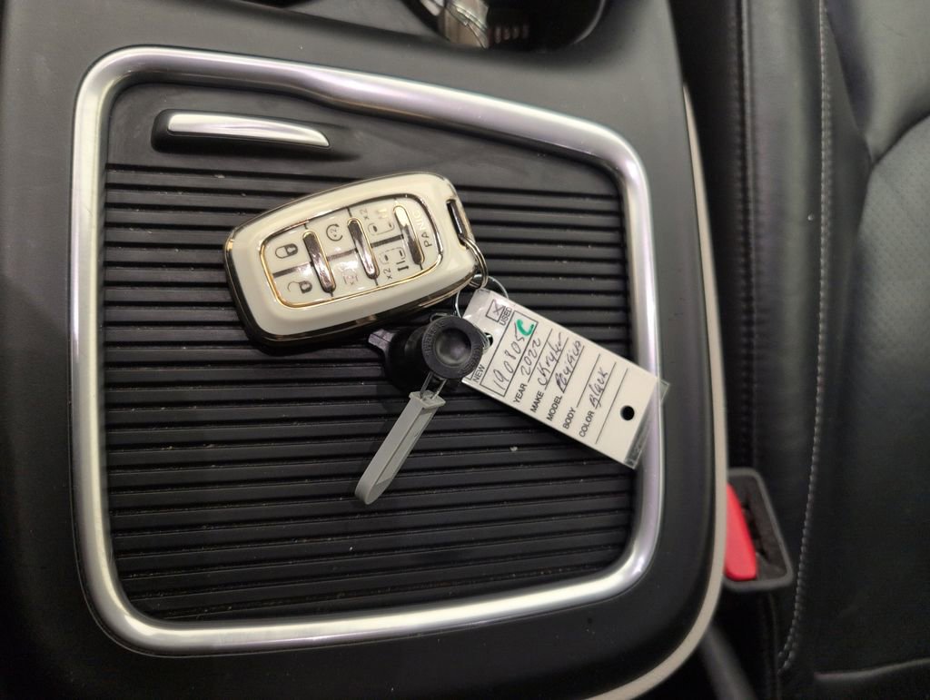 Used 2022 Chrysler Pacifica Touring-L FWD image 38