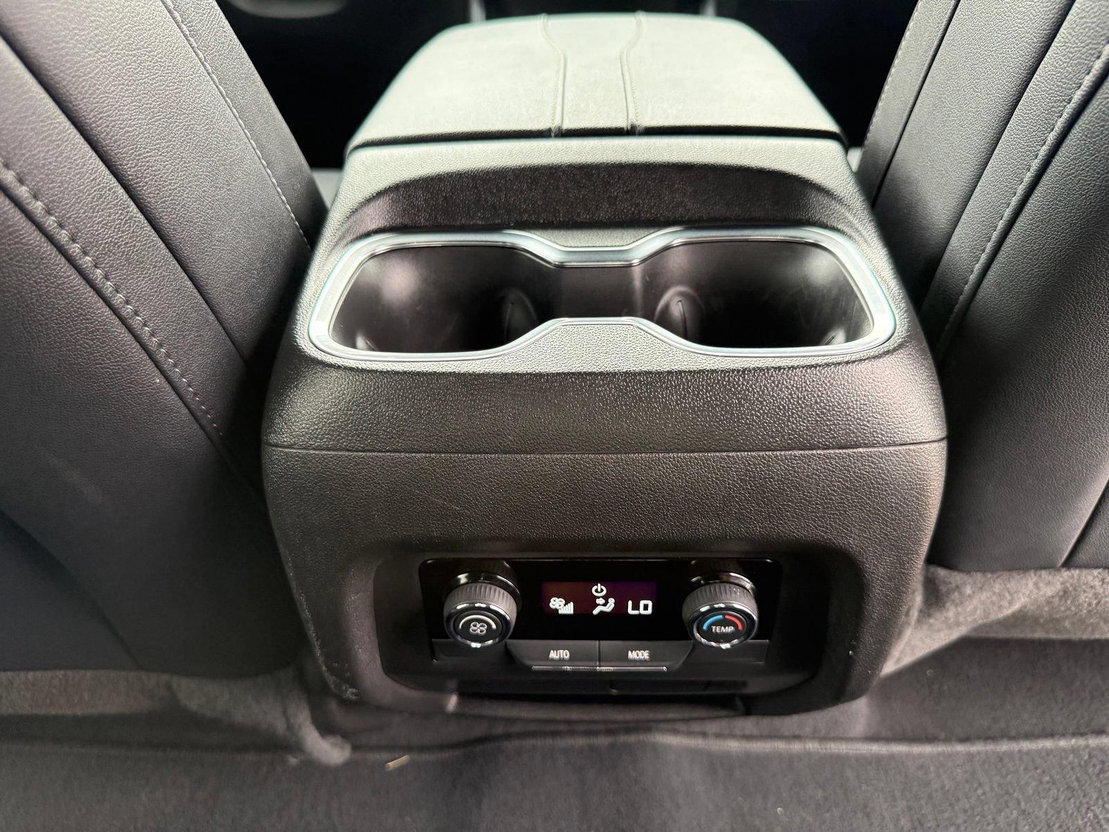 Certified 2025 Chevrolet Traverse LT FWD image 33
