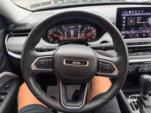 Used 2022 Jeep Compass Latitude AWD/4WD image 11