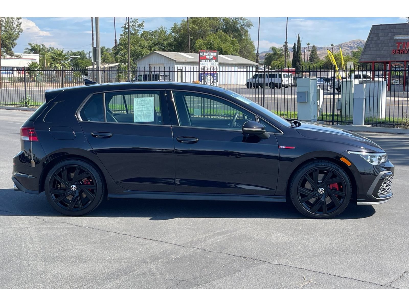 Used 2022 Volkswagen GTI SE FWD image 8