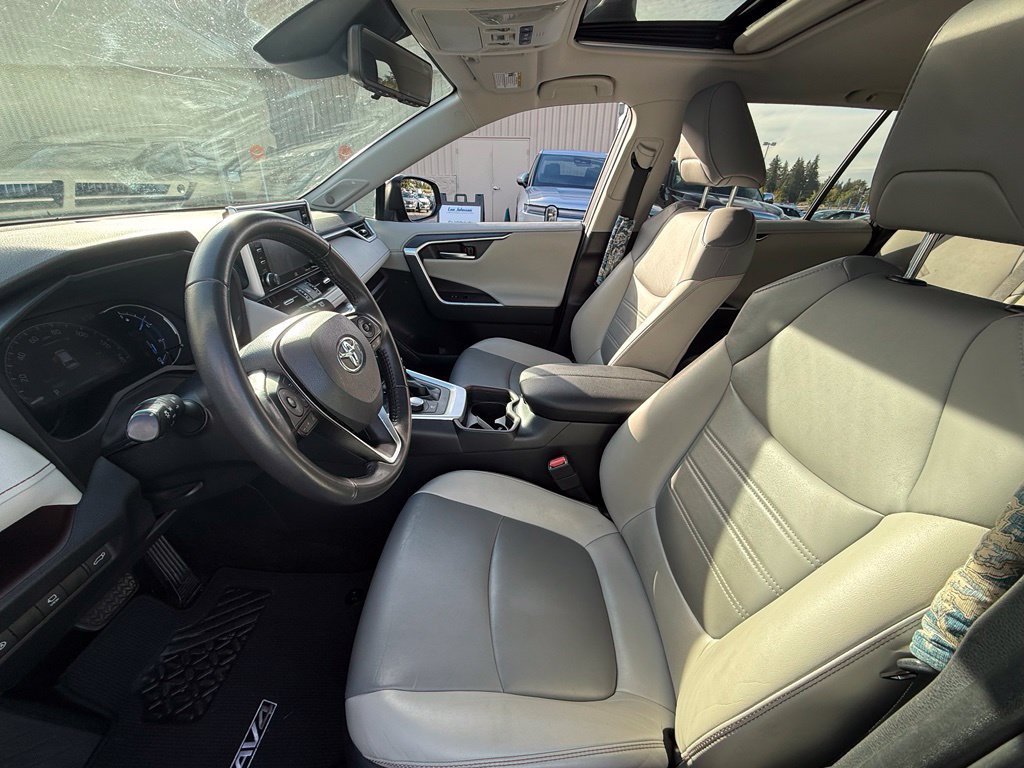 Used 2019 Toyota RAV4 Limited AWD/4WD image 10