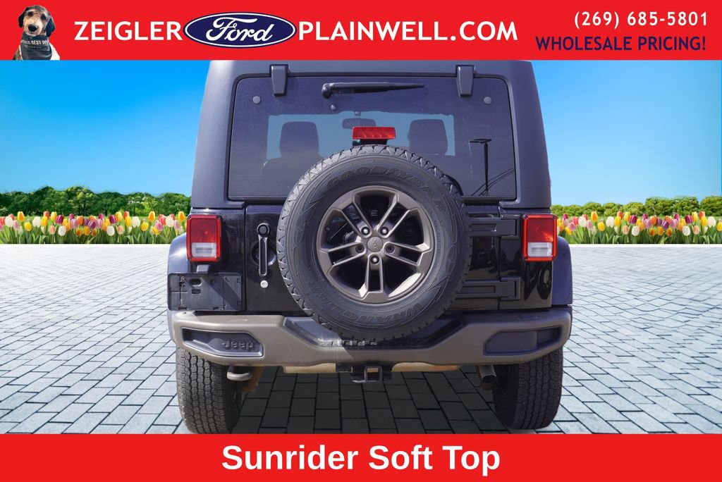 Used 2016 Jeep Wrangler Unlimited Sahara AWD/4WD image 5