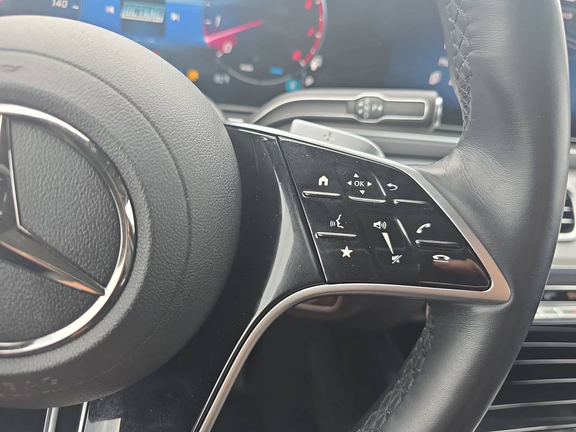 Certified 2025 Mercedes-Benz GLS 450 4MATIC image 18