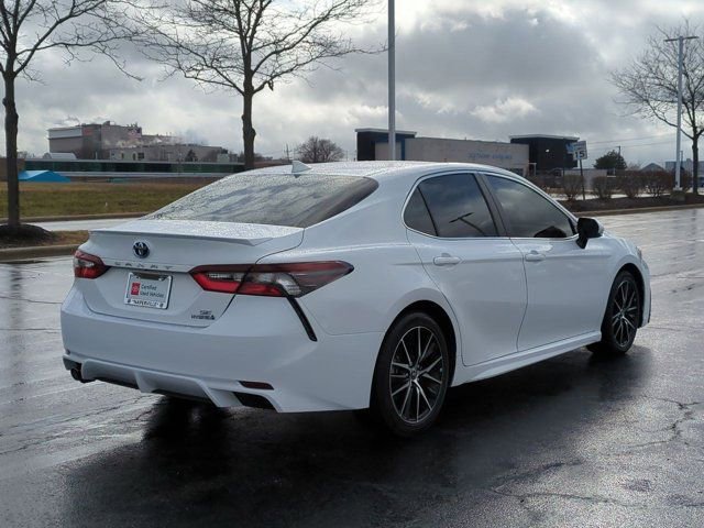 Certified 2022 Toyota Camry SE w/ Cold Weather Package image 5
